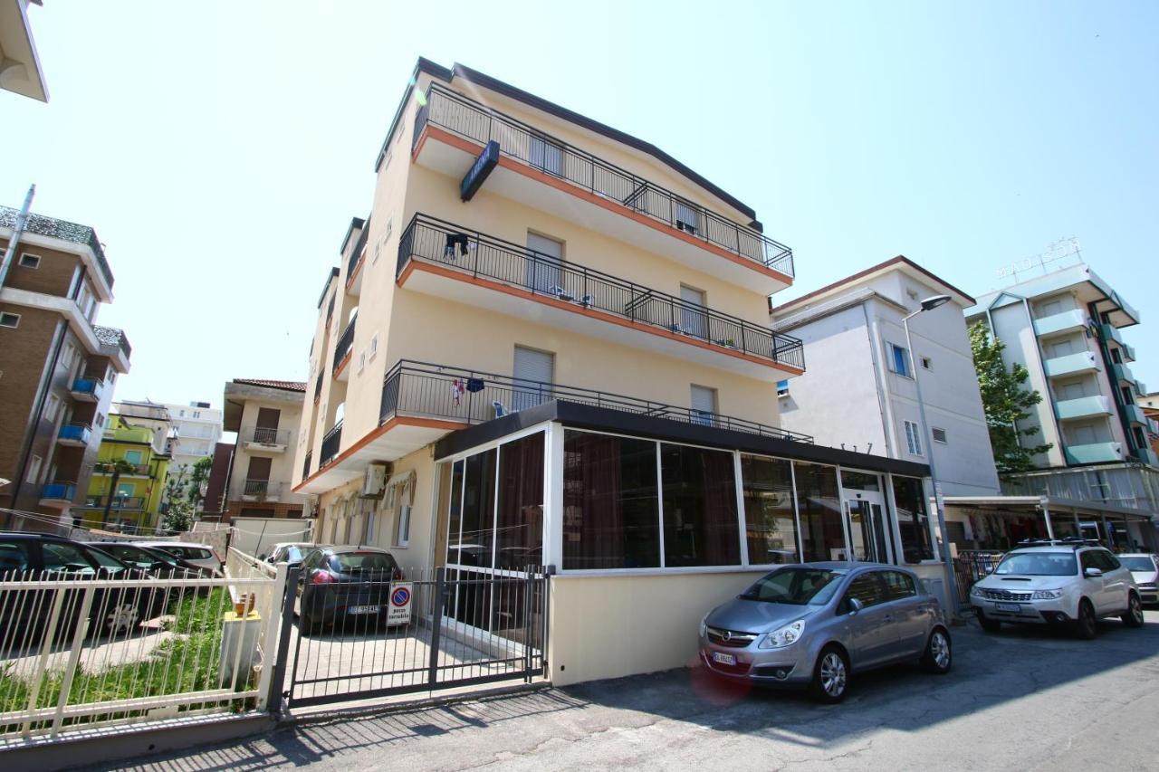 Hotel Arena Ρίμινι Εξωτερικό φωτογραφία