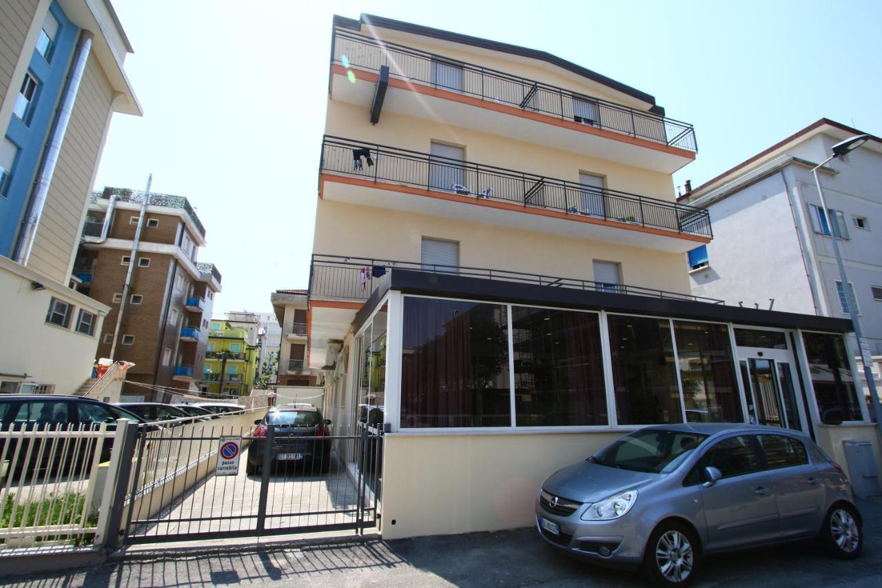 Hotel Arena Ρίμινι Εξωτερικό φωτογραφία