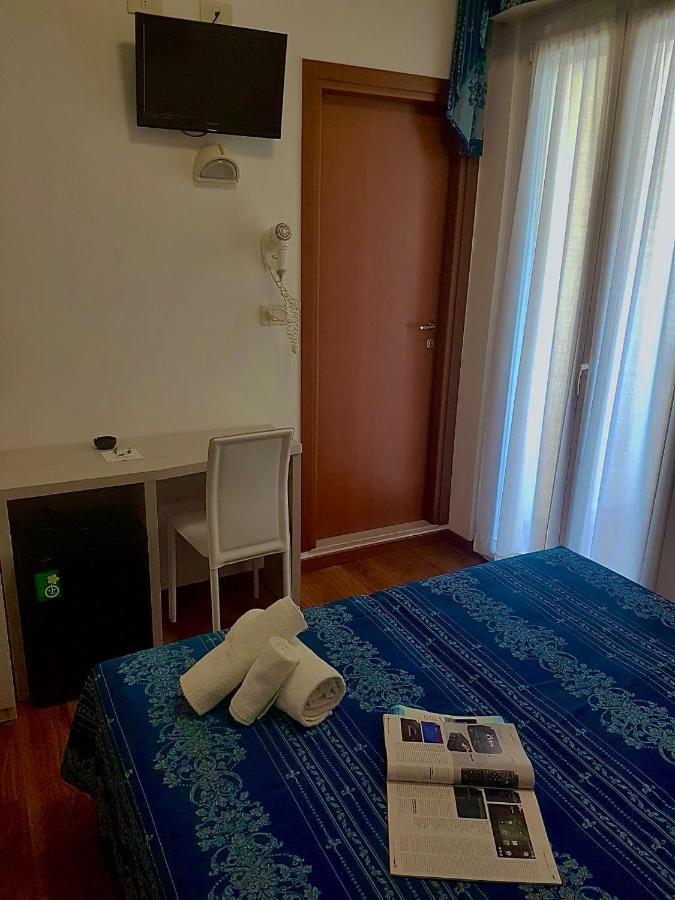 Hotel Arena Ρίμινι Εξωτερικό φωτογραφία