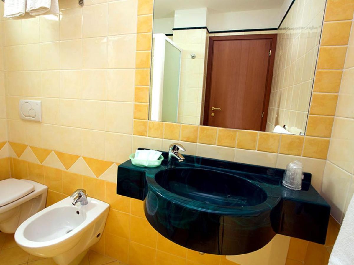 Hotel Arena Ρίμινι Εξωτερικό φωτογραφία