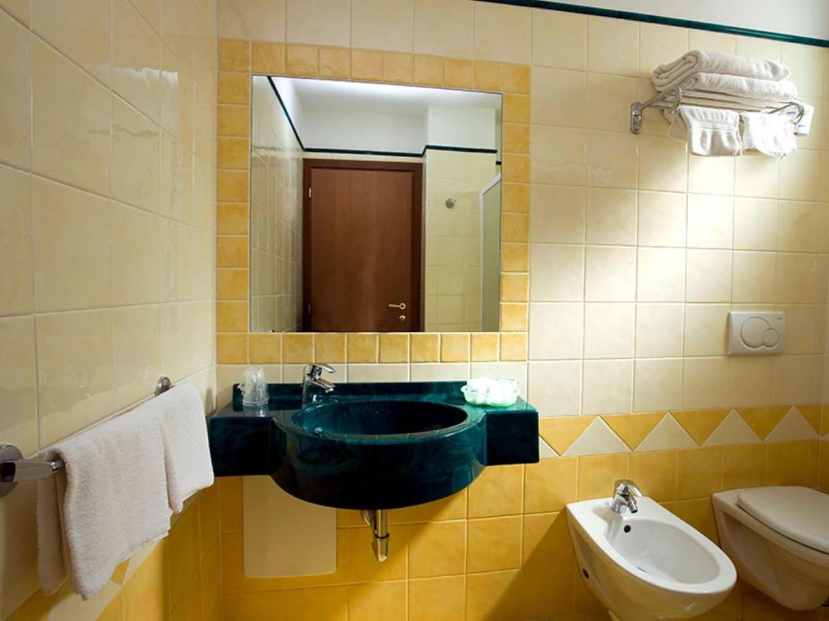 Hotel Arena Ρίμινι Εξωτερικό φωτογραφία